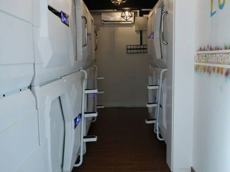 تختخواب در اتاق مشترک, Aloha Capsule Hostel