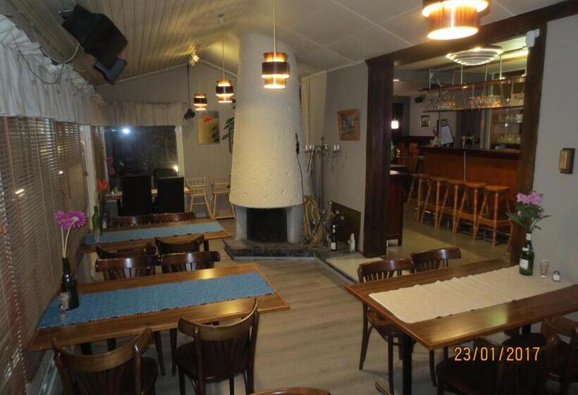 带1个卧室带花园景观的公寓, Huoneistohotelli Jokikeskus