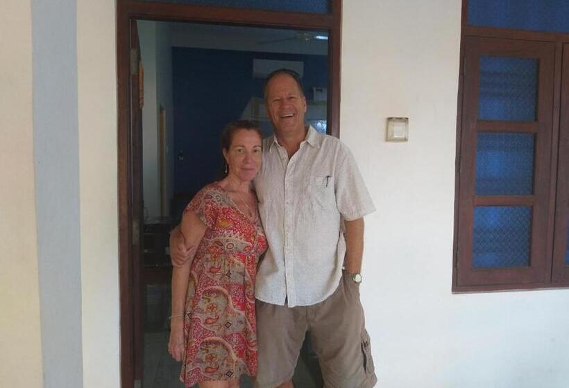 디럭스 룸, Akurala Beach Park