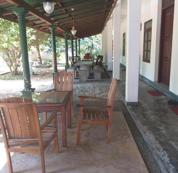 스탠다드 룸, Akurala Beach Park