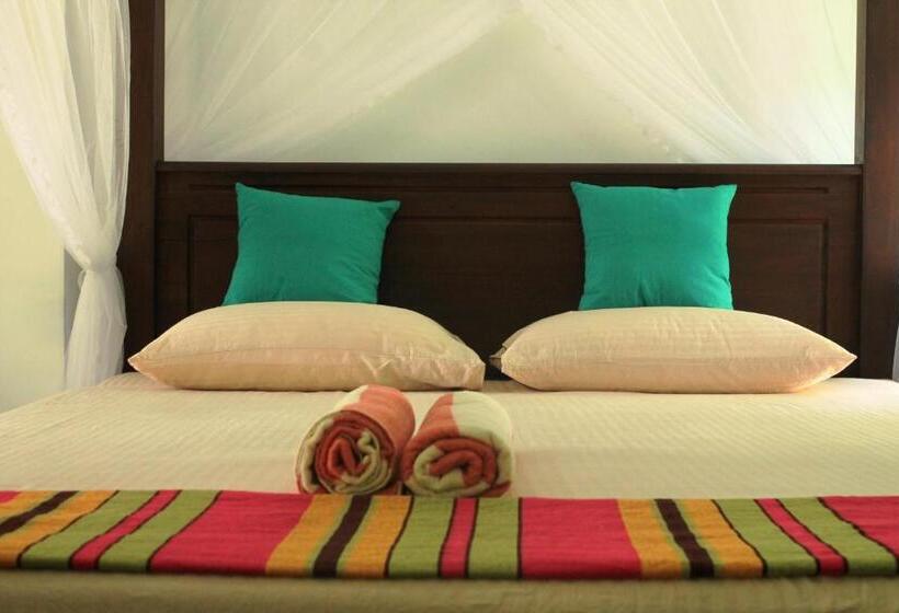 디럭스 룸, Akurala Beach Park