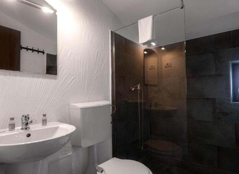 غرفة قياسية, Artelier Vama Veche