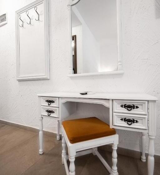 غرفة قياسية ثلاثية مزودة بشرفة, Artelier Vama Veche