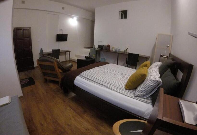 Номер Superior, Dózsaház