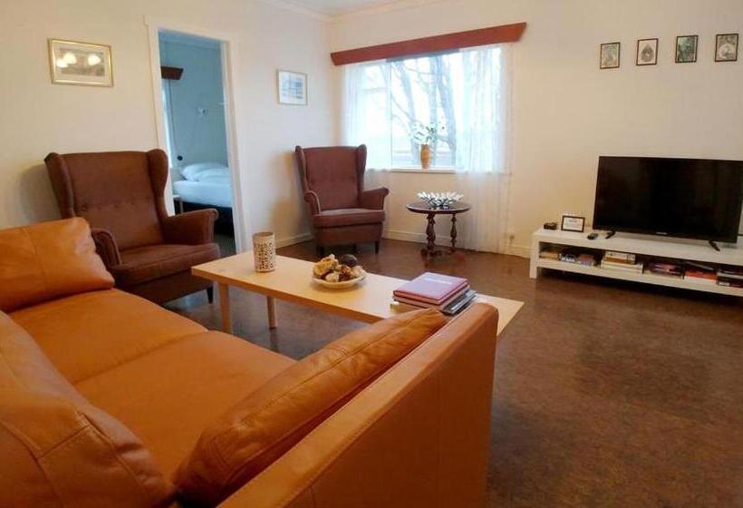 بانگلوی استاندارد, Finnstaðir