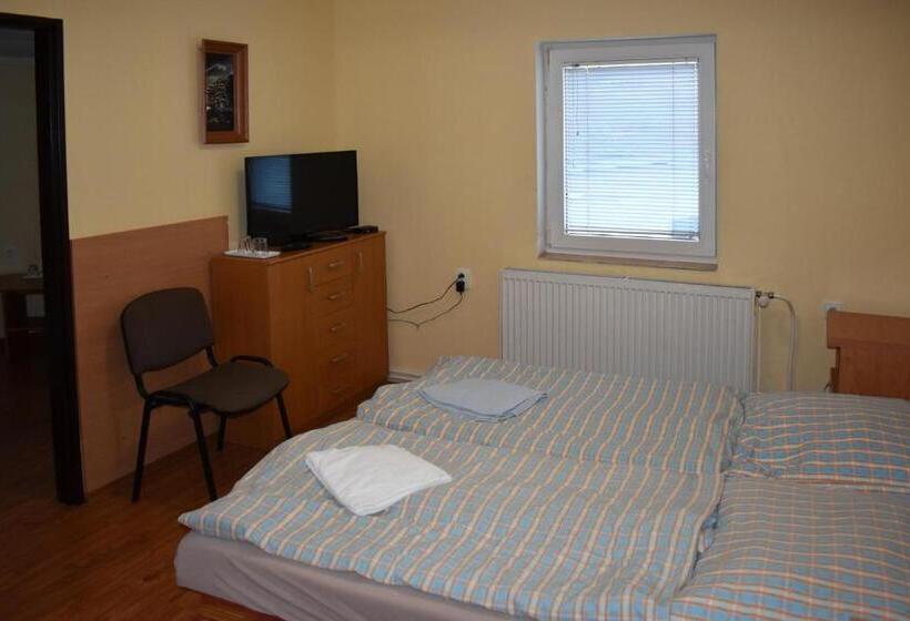 غرفة قياسية رباعية, Penzión Ivana