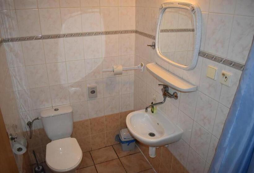 غرفة قياسية ثلاثية, Penzión Ivana