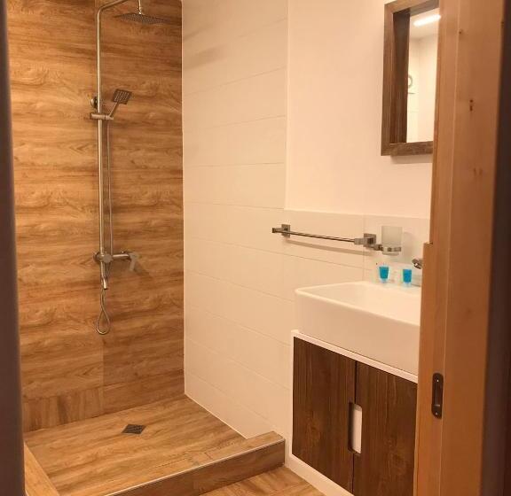 اتاق استاندارد با چشمانداز کوهستان, Boutique Hotel Mestia