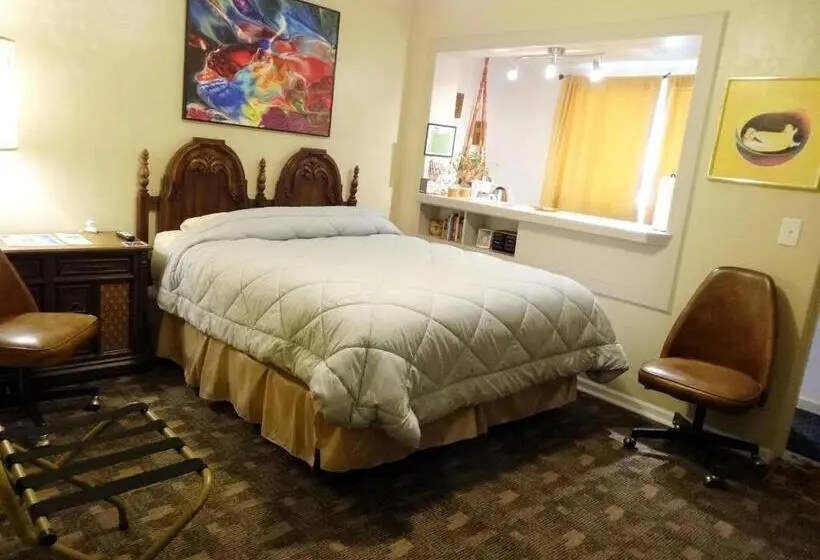 اتاق استاندارد, Itty Bitty Inn