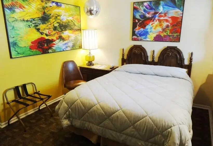 اتاق استاندارد, Itty Bitty Inn