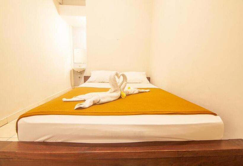 スタンダードルーム, Putra Dadi Guest House