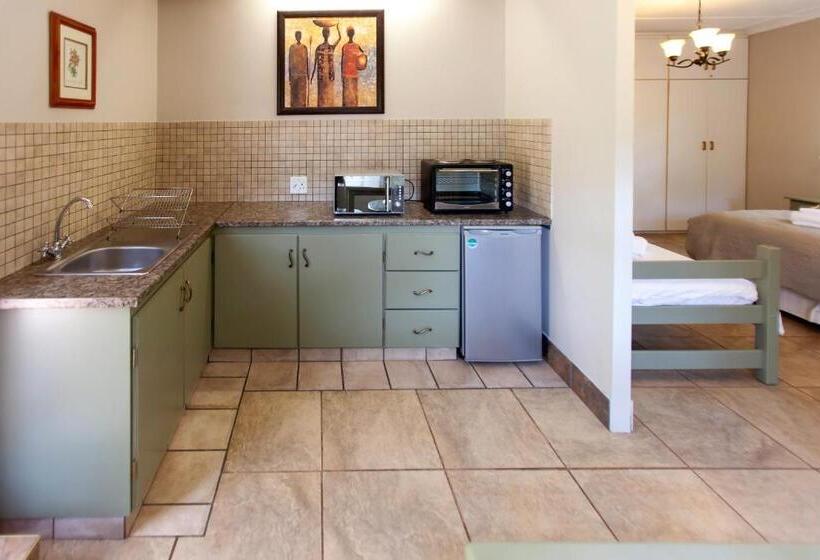 Номер Стандарт Трехместный, Summerhill Guest Farm