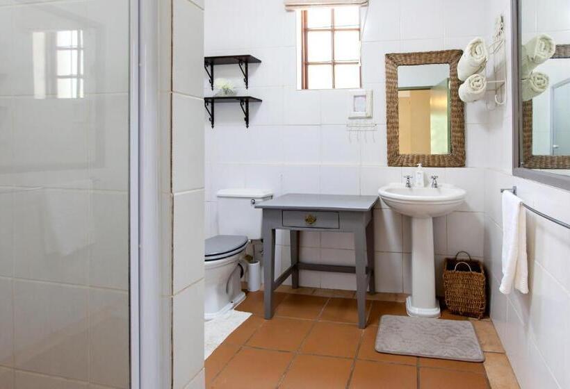 スタンダードトリプルルーム, Summerhill Guest Farm