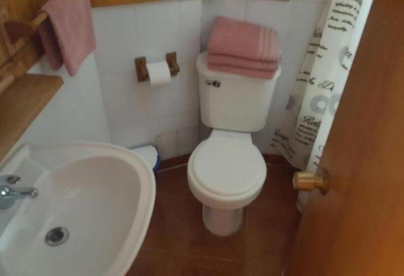 اتاق استاندارد سه نفره, Hostal Costa Azul