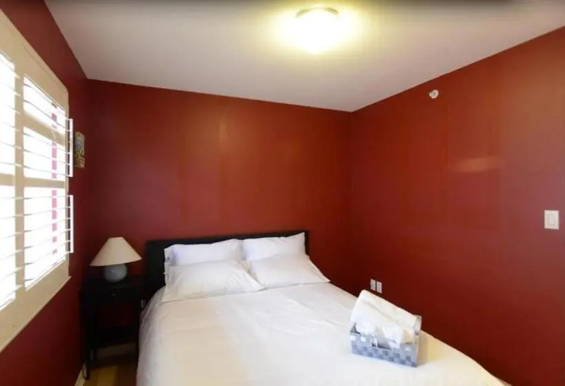 اتاق استاندارد با سرویس بهداشتی مشترک, Marpole Guest House