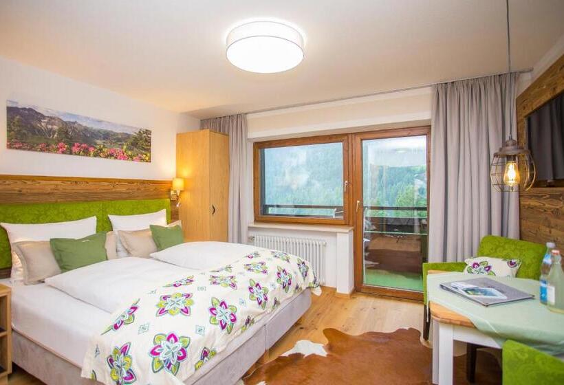 스탠다드 스튜디오, Alp Chalet