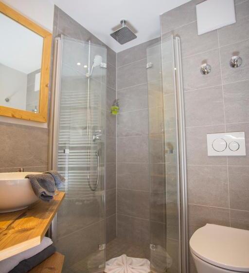 스탠다드 스튜디오, Alp Chalet