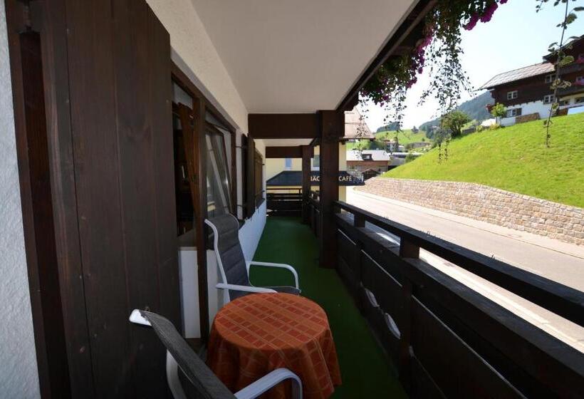 Апартаменты 1 Спальня с Балконом, Alp Chalet