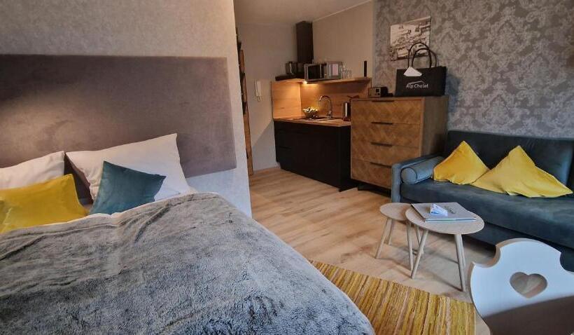 스탠다드 스튜디오 (테라스구비), Alp Chalet