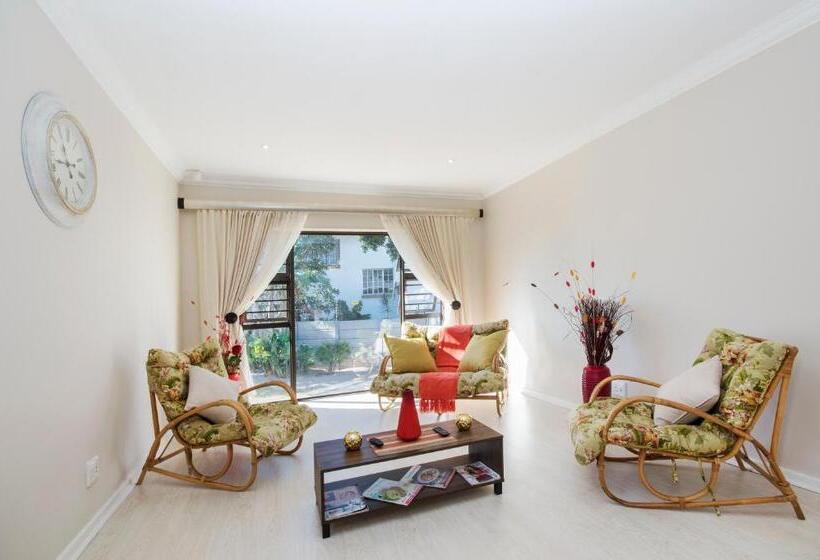 3间卧室的房子, King Guest Lodge