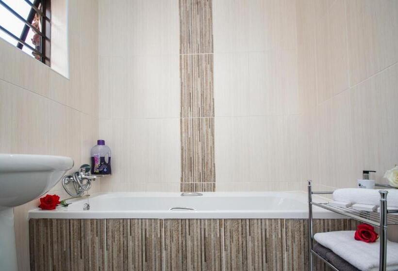 3间卧室的房子, King Guest Lodge