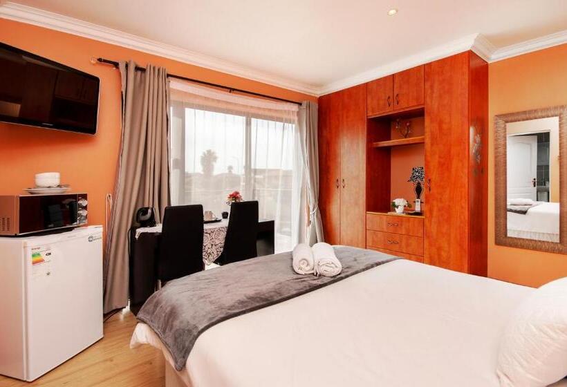 标准间带阳台, King Guest Lodge