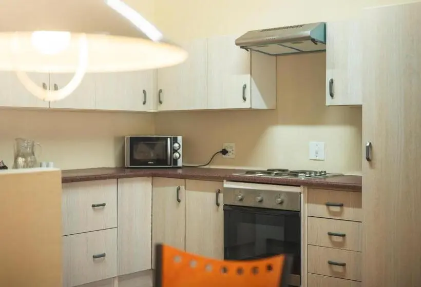 スタンダード４人部屋, Oak Lodge Guest House