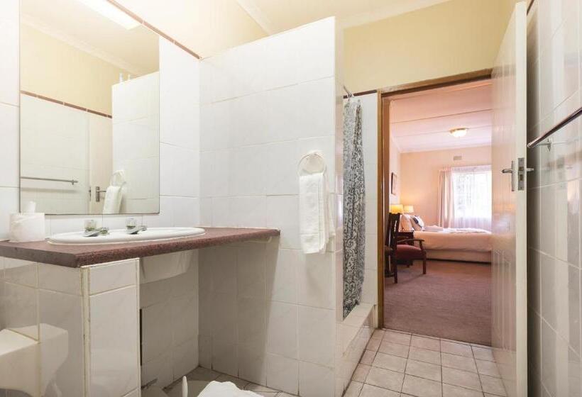 اتاق استاندارد چهار تخته, Oak Lodge Guest House