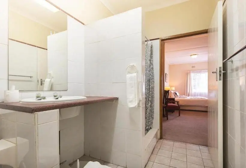 スタンダード４人部屋, Oak Lodge Guest House