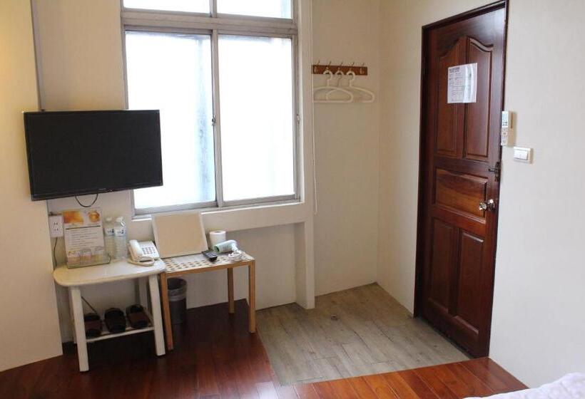 اتاق استاندارد سه نفره, Orinet Jewel Youth Hostel