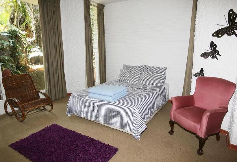 اتاق استاندارد سه تخته با چشمانداز باغ, Fleming Place