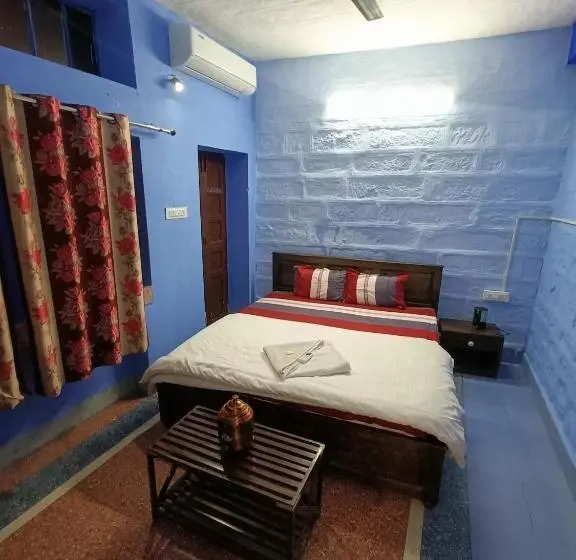 اتاق لوکس با تخت بزرگ, Gopal Home Stay & Guest House
