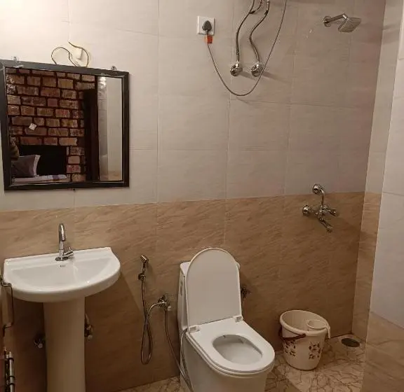 اتاق خانوادگی با چشم‌انداز کوه, Gopal Home Stay & Guest House