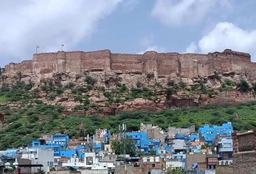 اتاق خانوادگی با چشم‌انداز کوه, Gopal Home Stay & Guest House