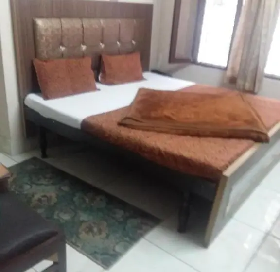Deluxe Zimmer, Grand