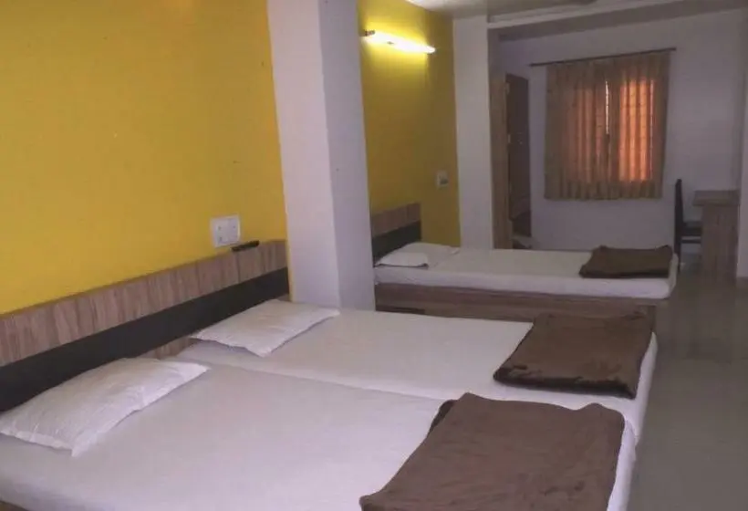 Chambre Familiale, Pariwar