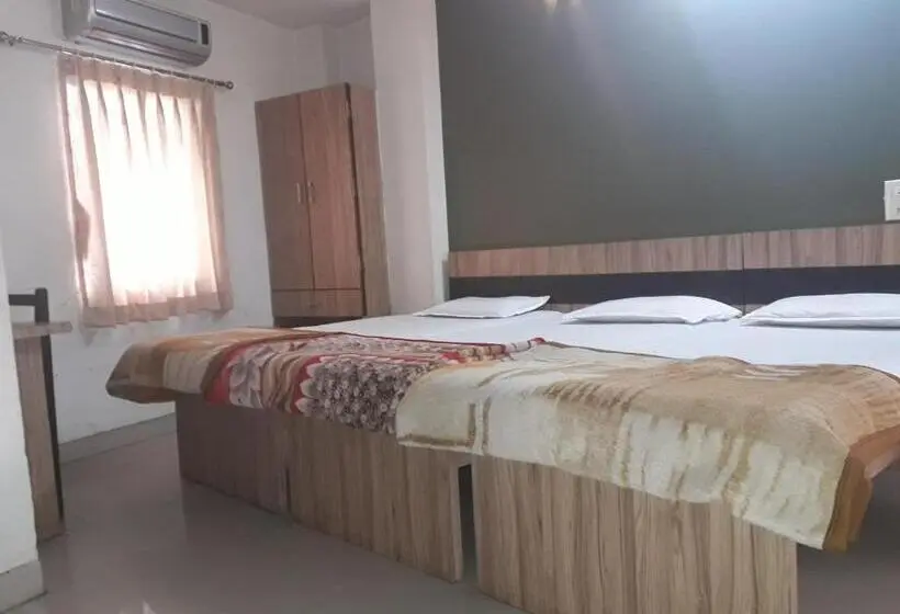 Chambre Triple Confort, Pariwar