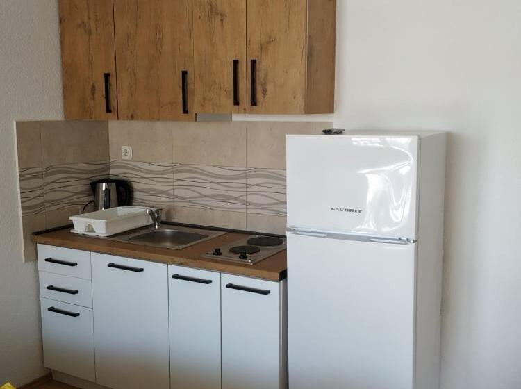 آپارتمان 1 خوابه, Apartments Mostrovi