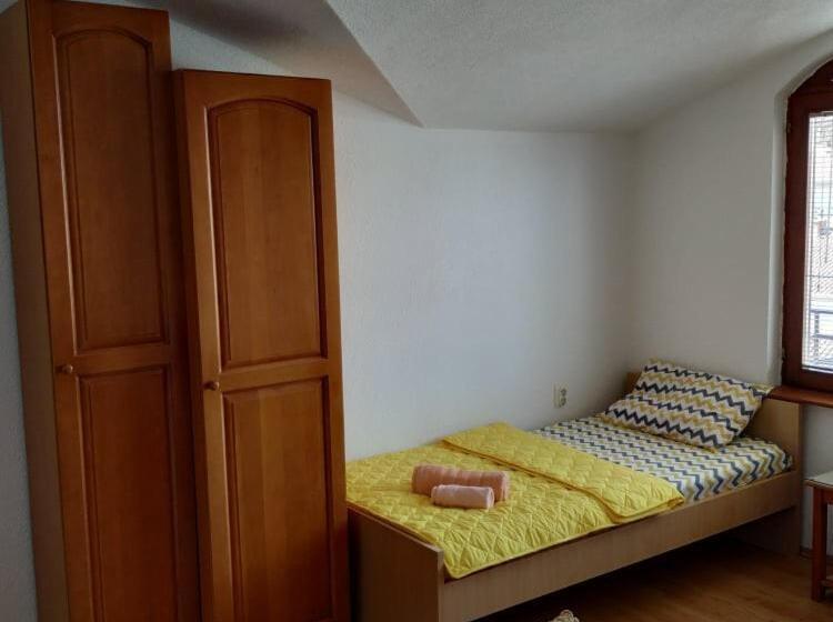 آپارتمان 1 خوابه, Apartments Mostrovi