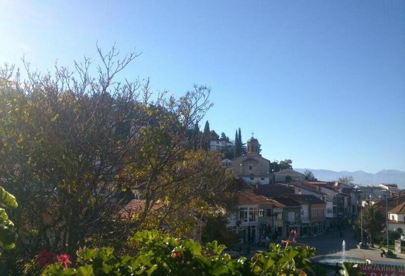 آپارتمان 1 خوابه, Apartments Mostrovi