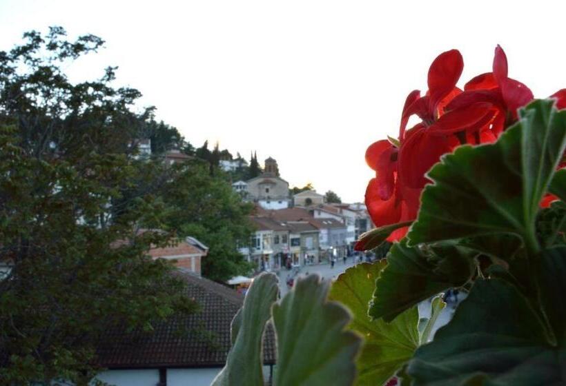 آپارتمان 1 خوابه, Apartments Mostrovi