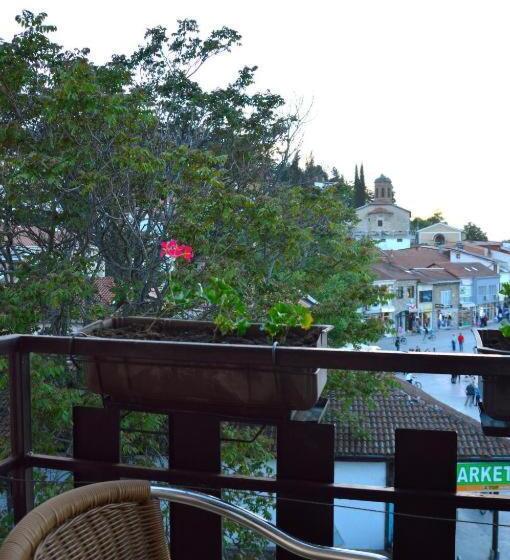 آپارتمان 1 خوابه, Apartments Mostrovi