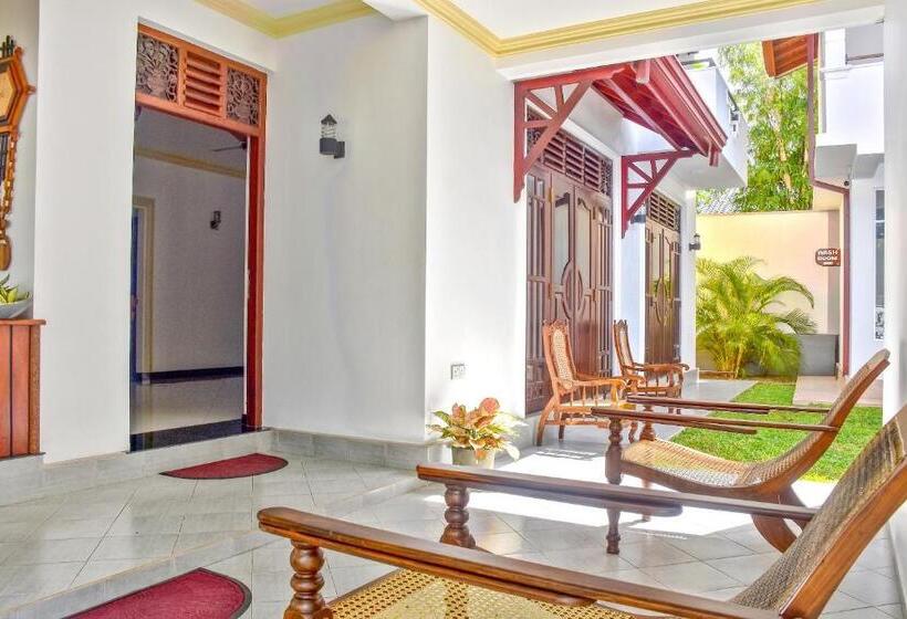 Апартаменты 1 Спальня Нижний Этаж, Villa De White Sambur