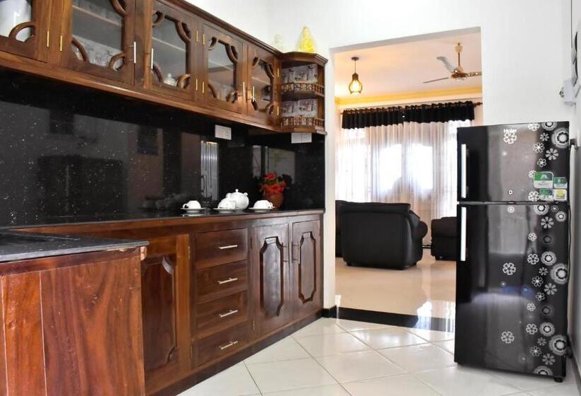 Апартаменты 1 Спальня Нижний Этаж, Villa De White Sambur