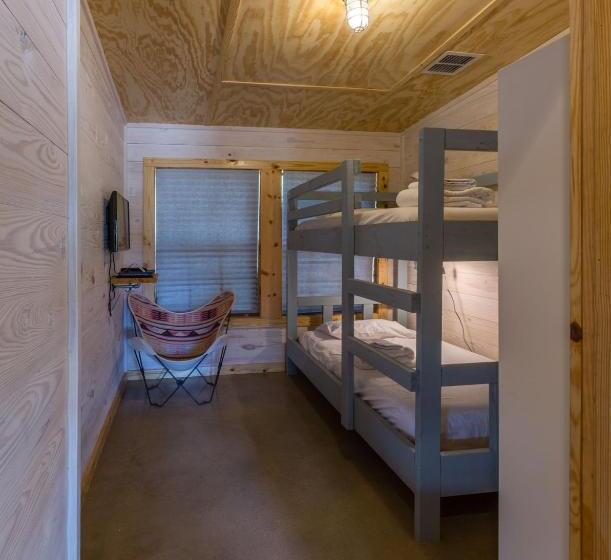 디럭스 패밀리 룸, 7a Ranch