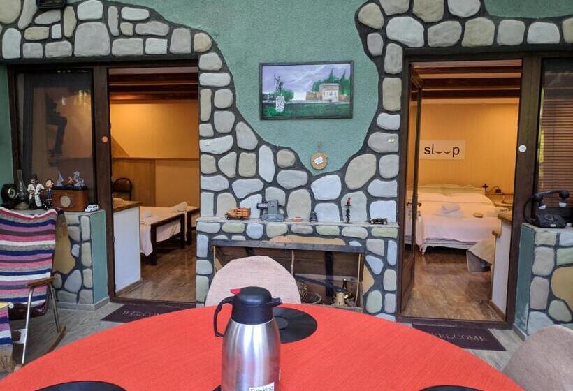 اتاق لوکس, Qilimcha S Guesthouse