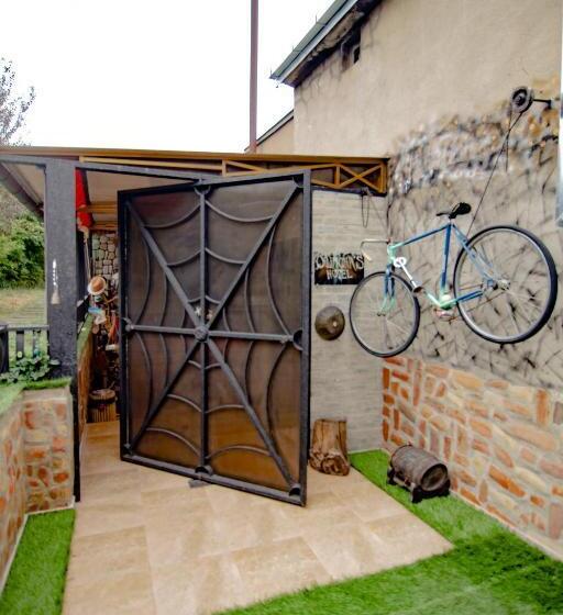 اتاق استاندارد سه نفره, Qilimcha S Guesthouse