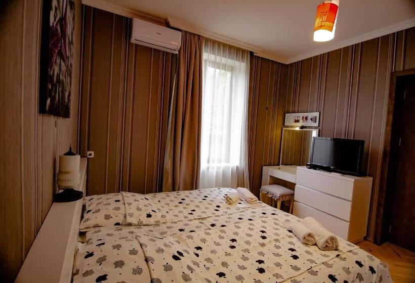 سوییت خانوادگی, Qilimcha S Guesthouse