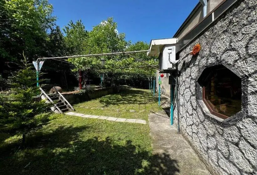 آپارتمان 3 خوابه, Qilimcha S Guesthouse Art Museum
