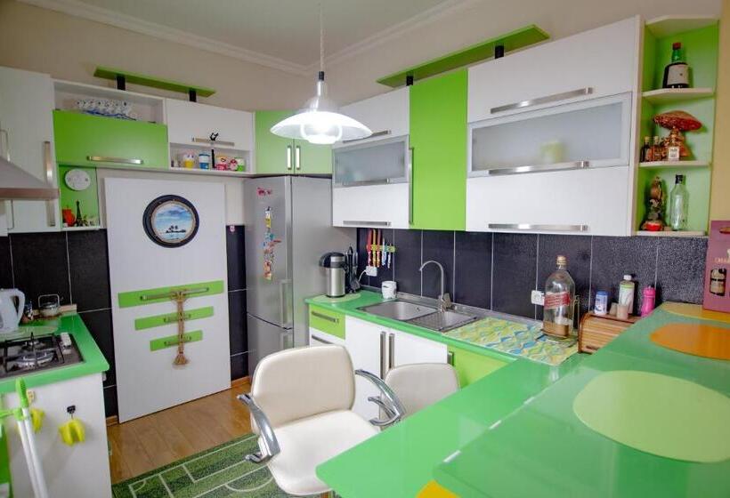 خانه 4 خوابه, Qilimcha S Guesthouse